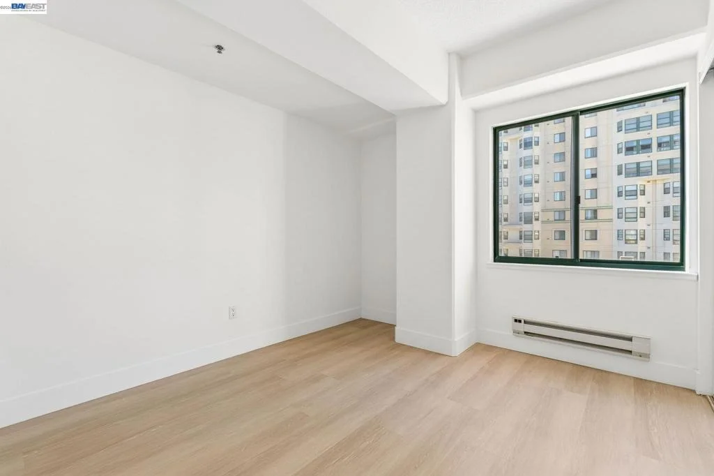 Photo of Unit 546 at 989 Webster Street