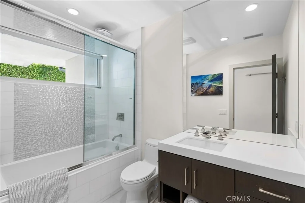 Photo of 820 Emerald Bay