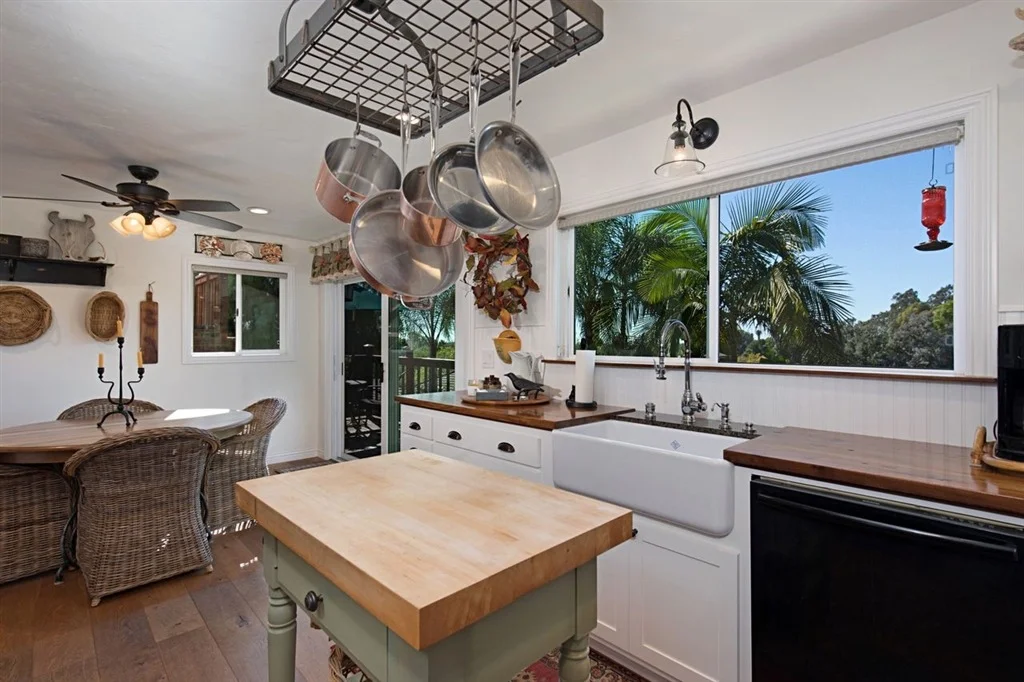 Photo of 837 Sunset Drive