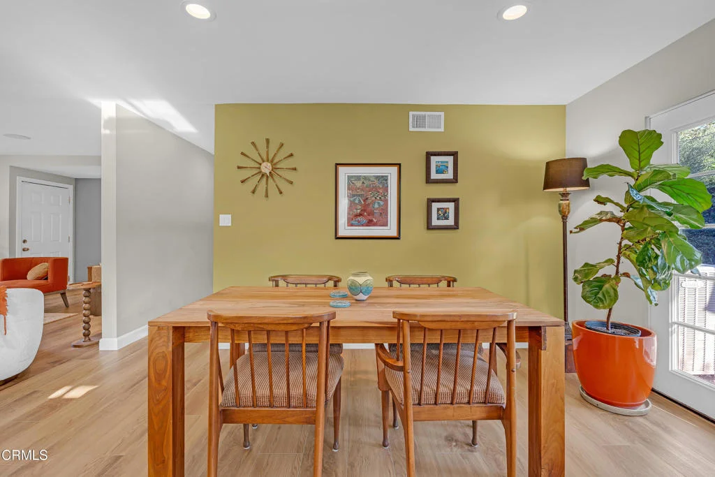 Photo of 1128 Sesmas Street