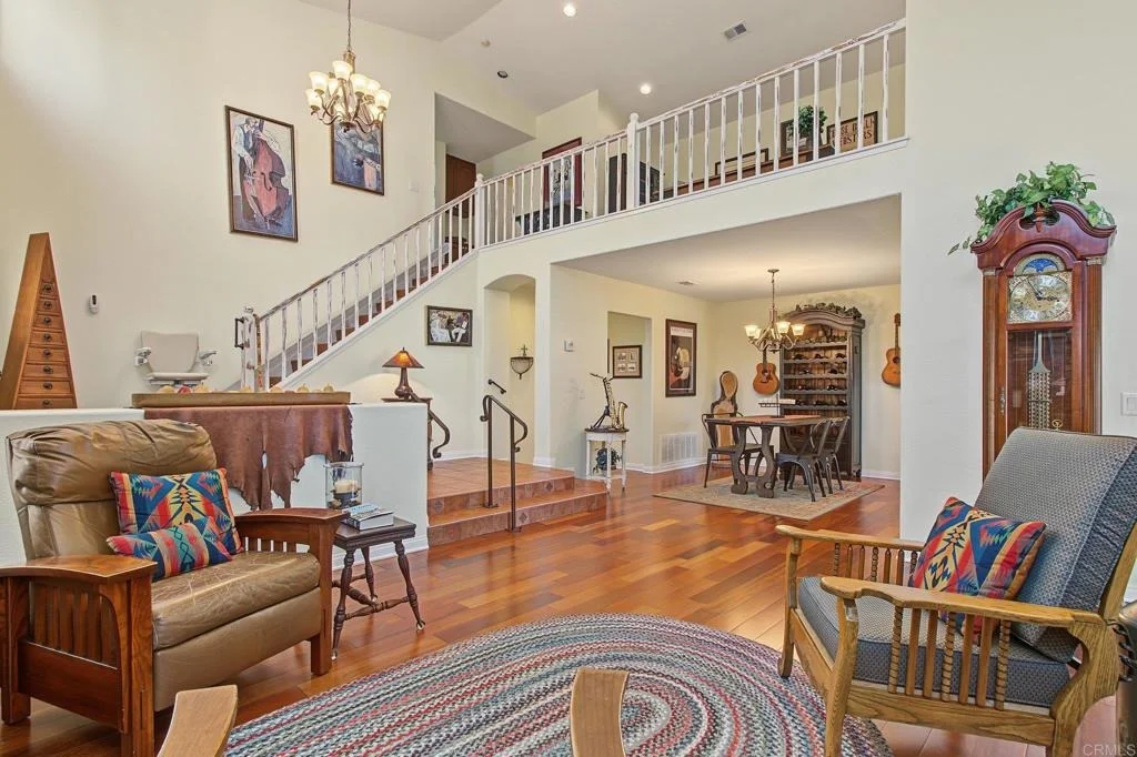 Photo of 1048 Torrey Pines Road