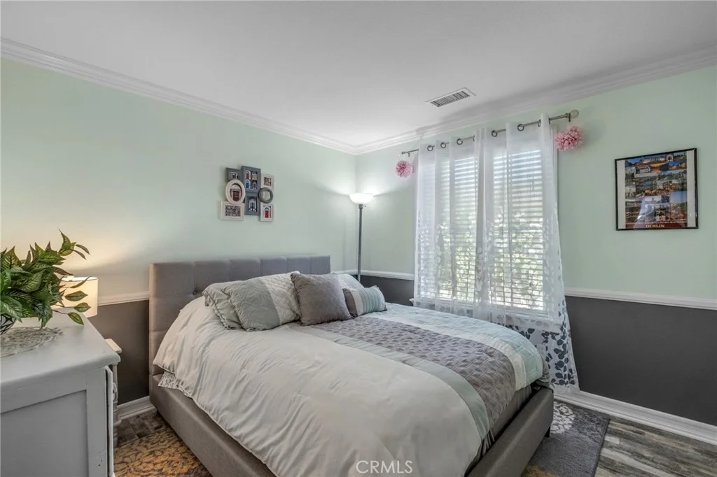 Photo of 33410 Wallace