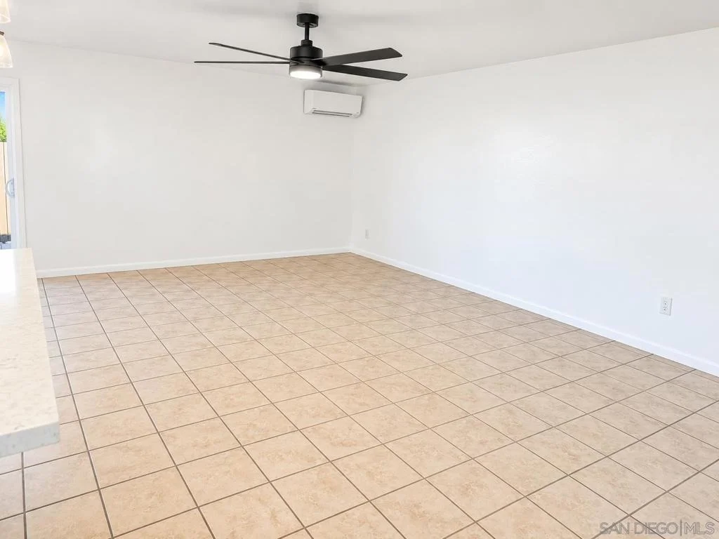 Photo of 1035 Dearborn Dr.