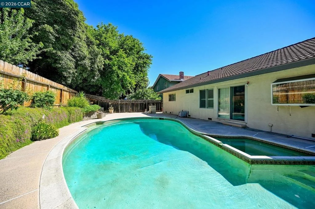 Photo of 1284 Pinecrest Dr