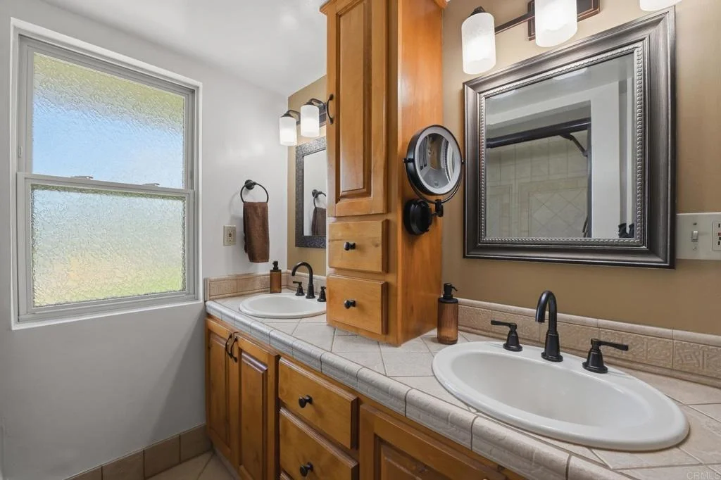 Photo of 3267 Avenida De Loyola