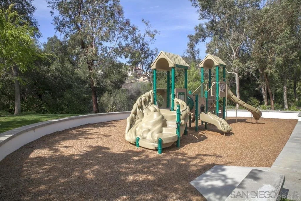 Photo of 2327 Orchard View Ln