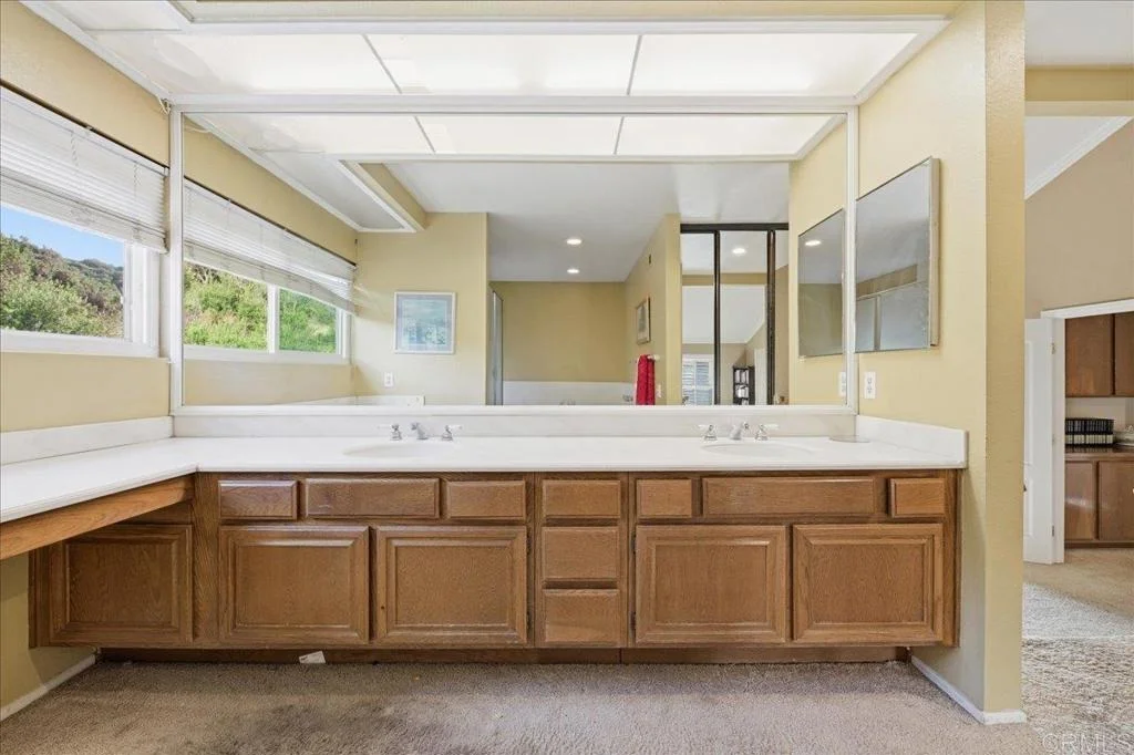 Photo of 1066 Surrey Drive