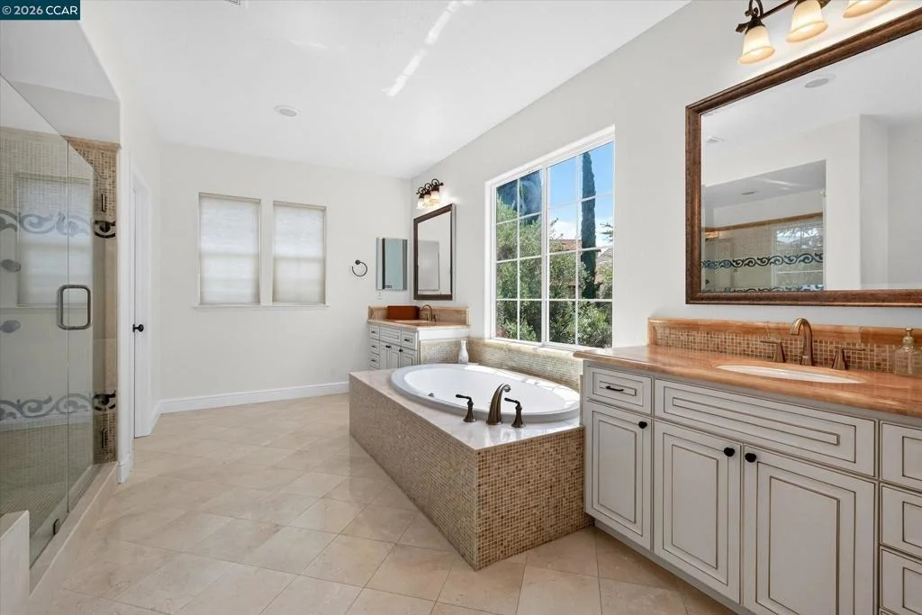 Photo of 3086 Hastings Way
