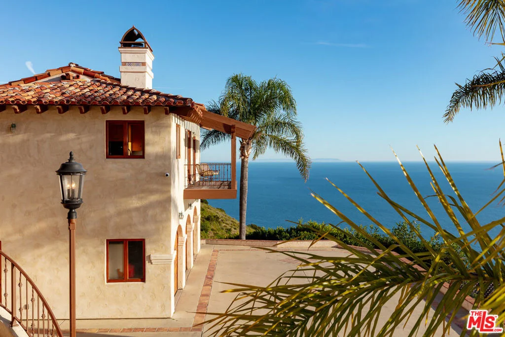 Photo of 4240 Avenida De La Encinal