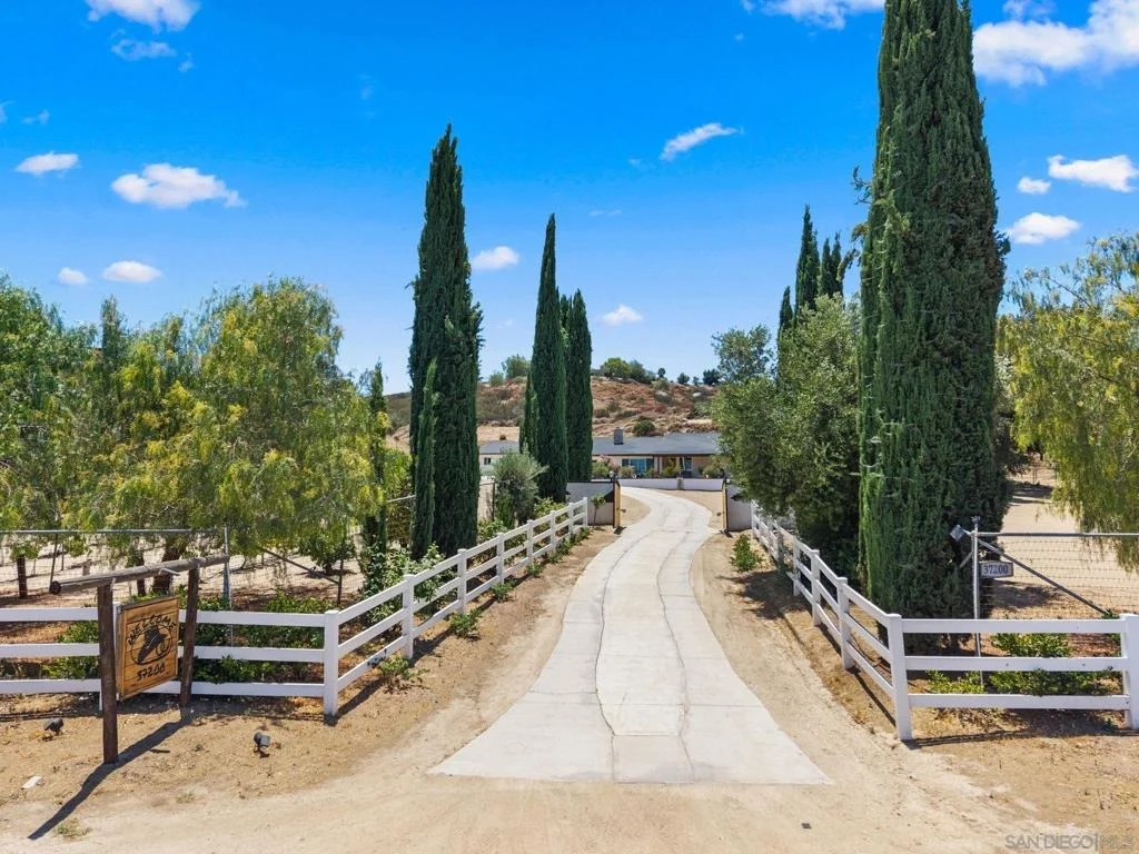 Photo of 37200 Mesa Rd