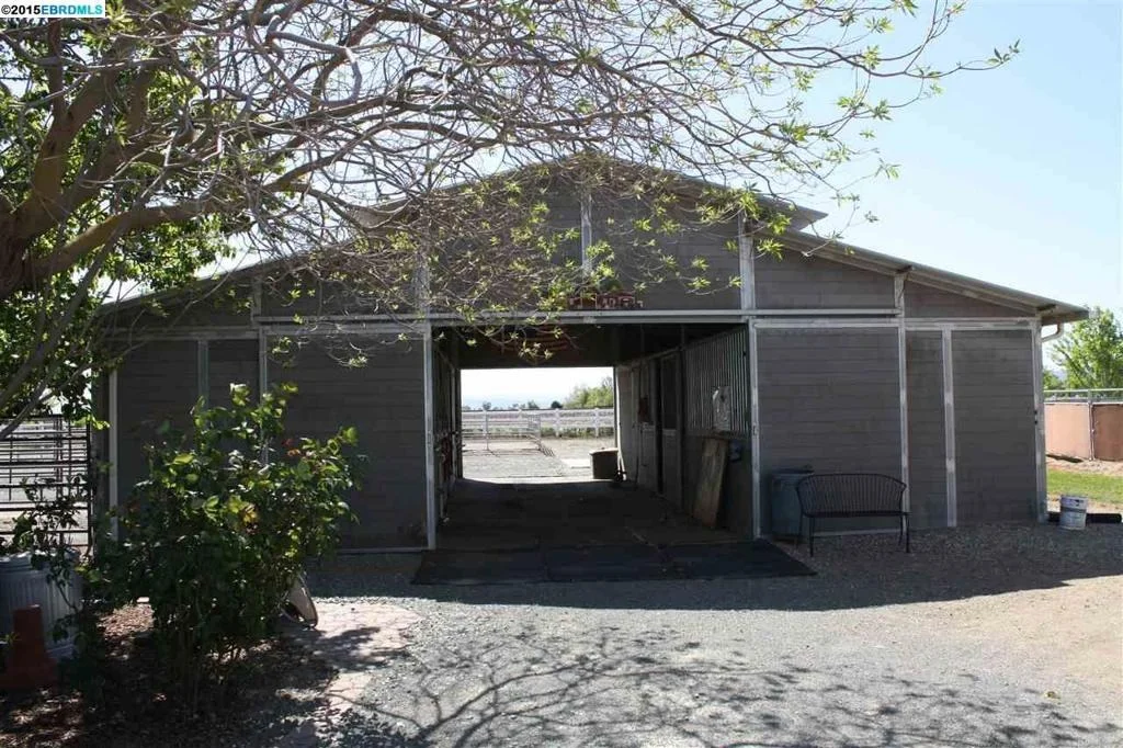 Photo of 145 EAGLE LN