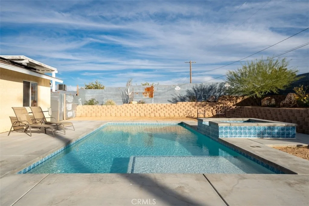 Photo of 60205 Latham Trl