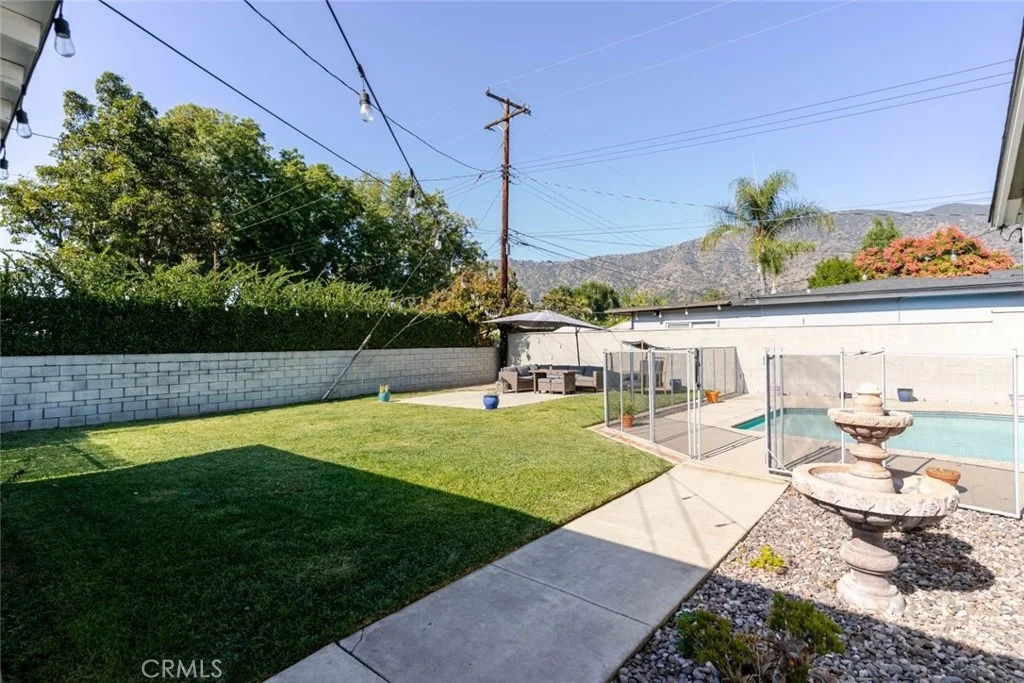Photo of 447 W Bennett Avenue