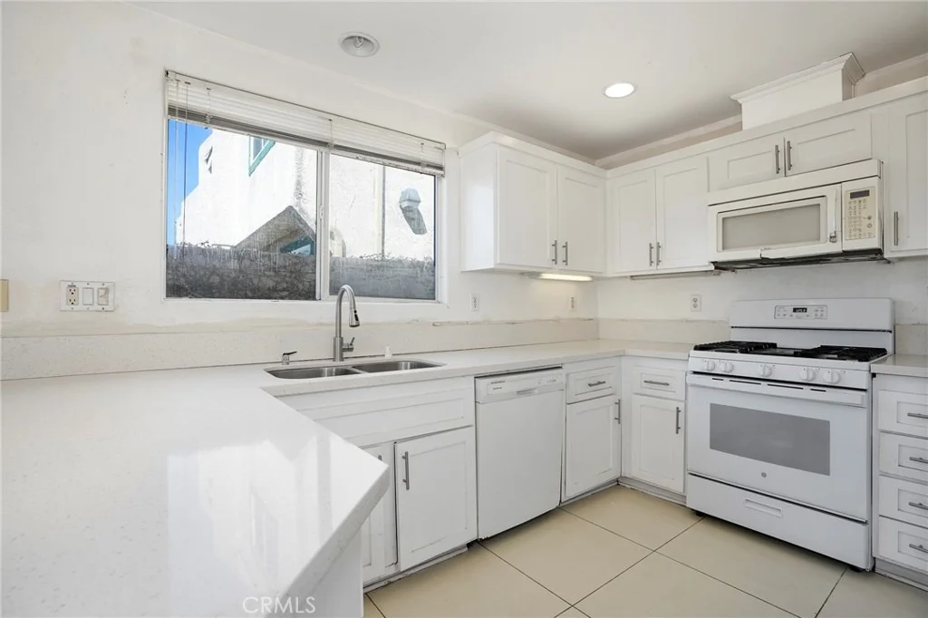 Photo of 893 W Kemp Court