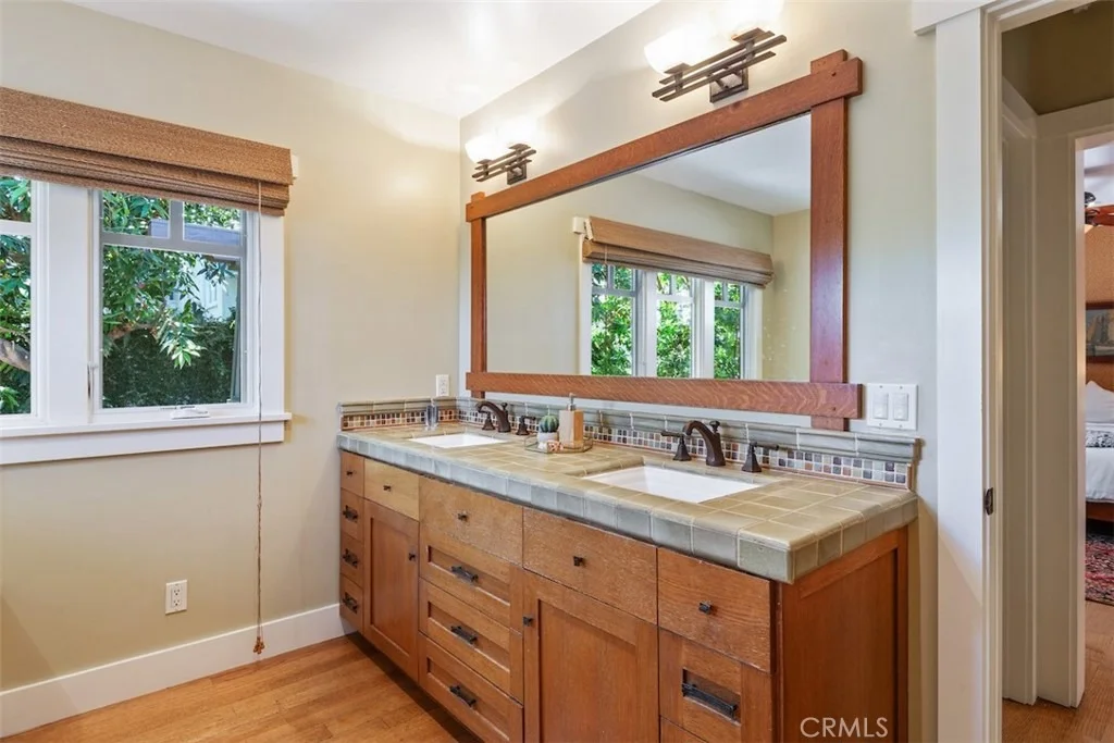 Photo of 298 Granada Avenue