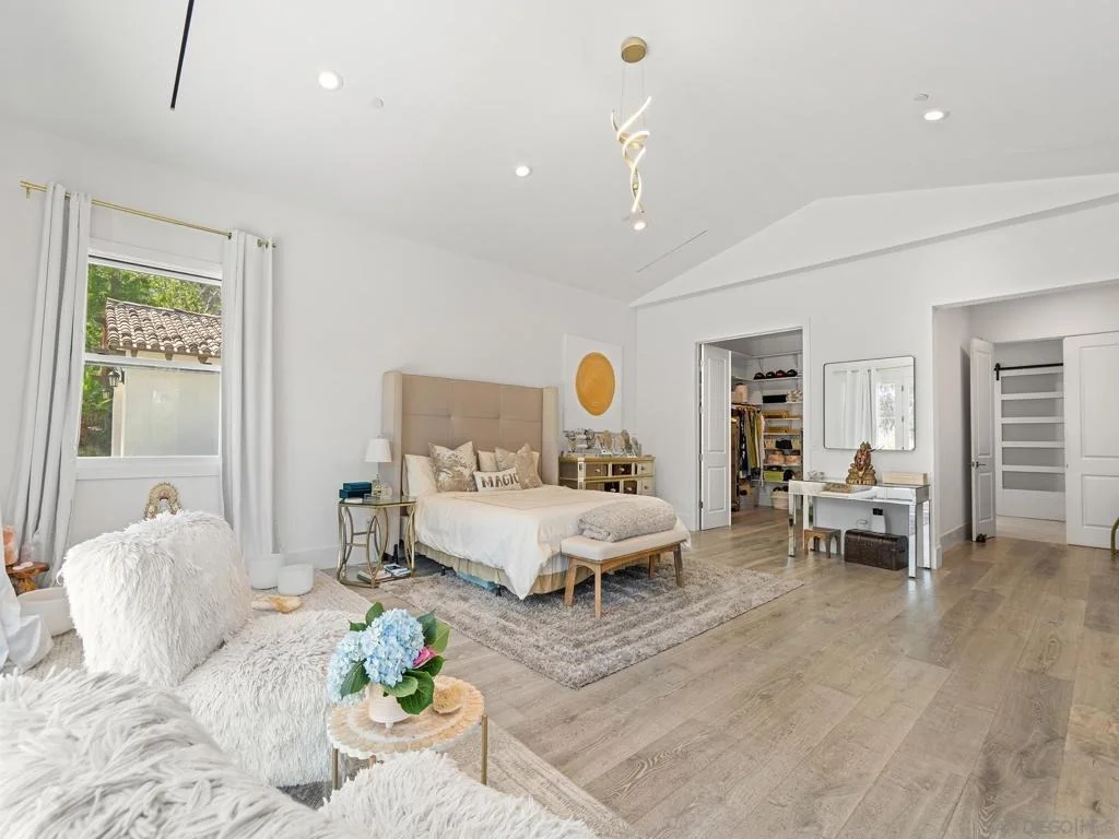 Photo of 16947 AVENIDA LUIS
