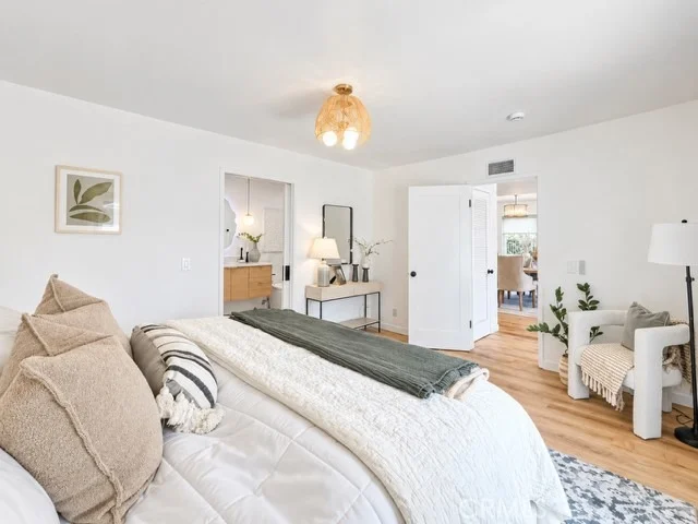 Photo of 1517 E Riverview