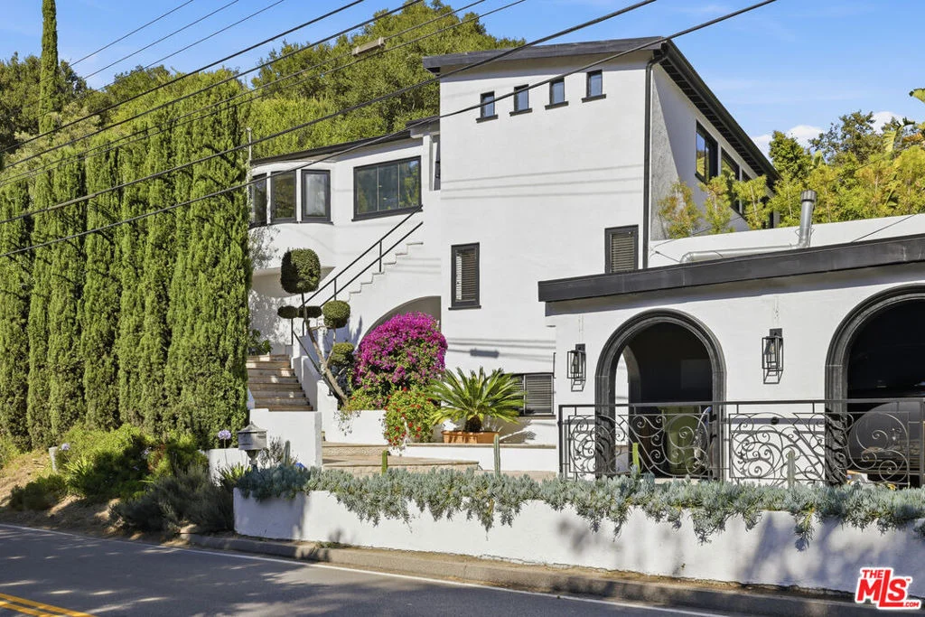 Photo of 2300 Benedict Canyon Drive