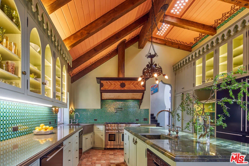 Photo of 28980 Cliffside Drive