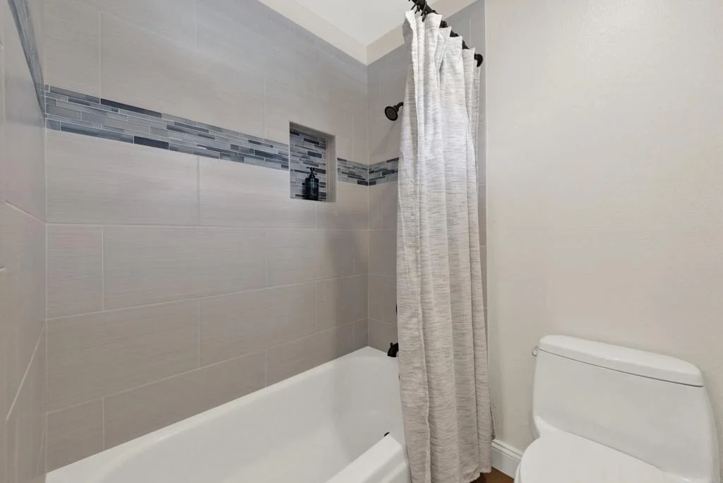 Photo of 948 Honeysuckle Drive