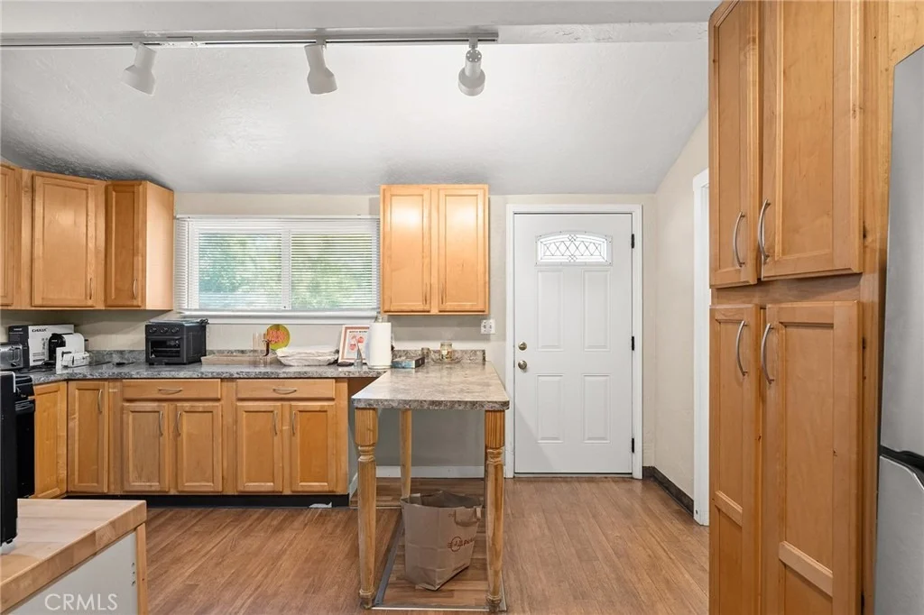 Photo of 414 W 6th Street