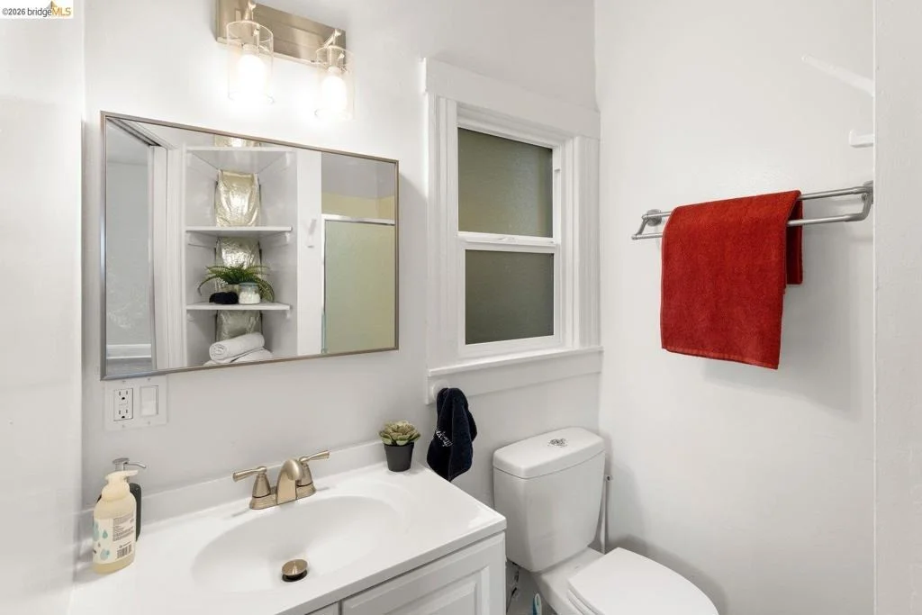 Photo of 2633 Regent St