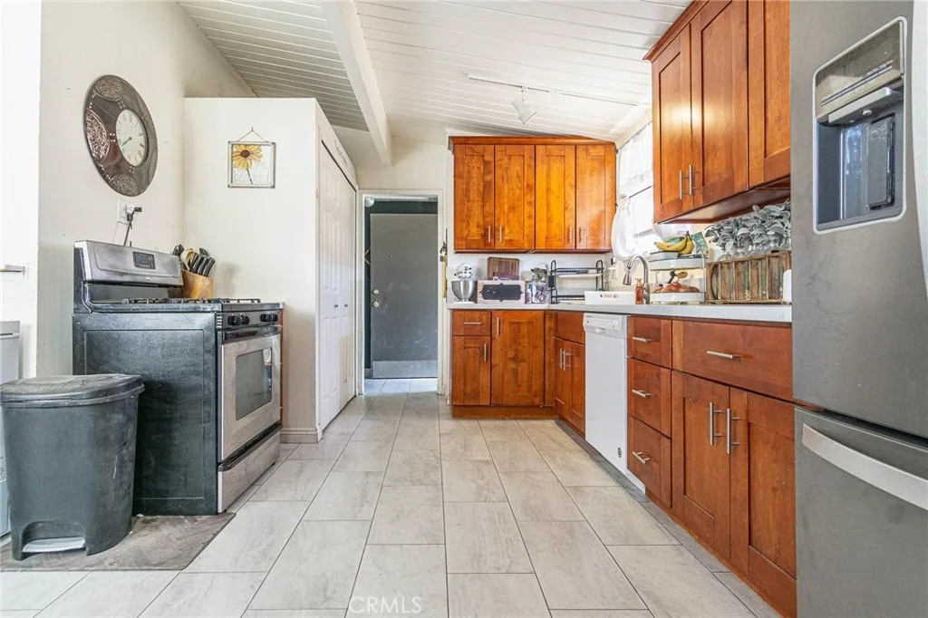 Photo of 560 S Muriel