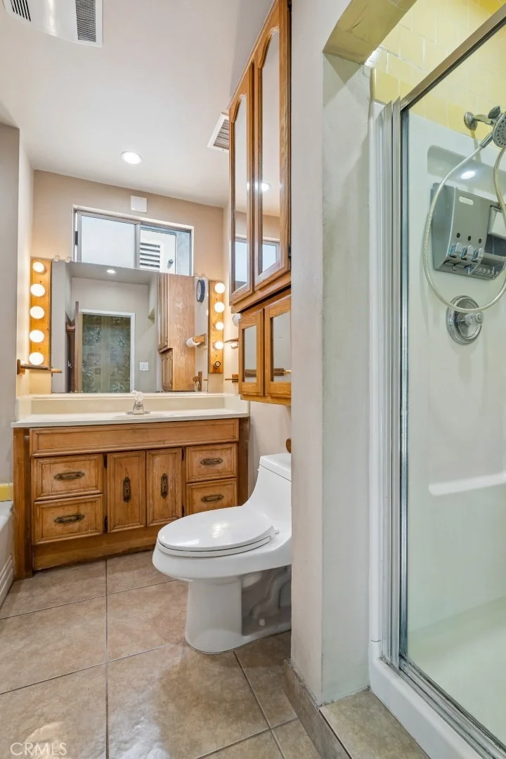 Photo of 449 W Elm Avenue