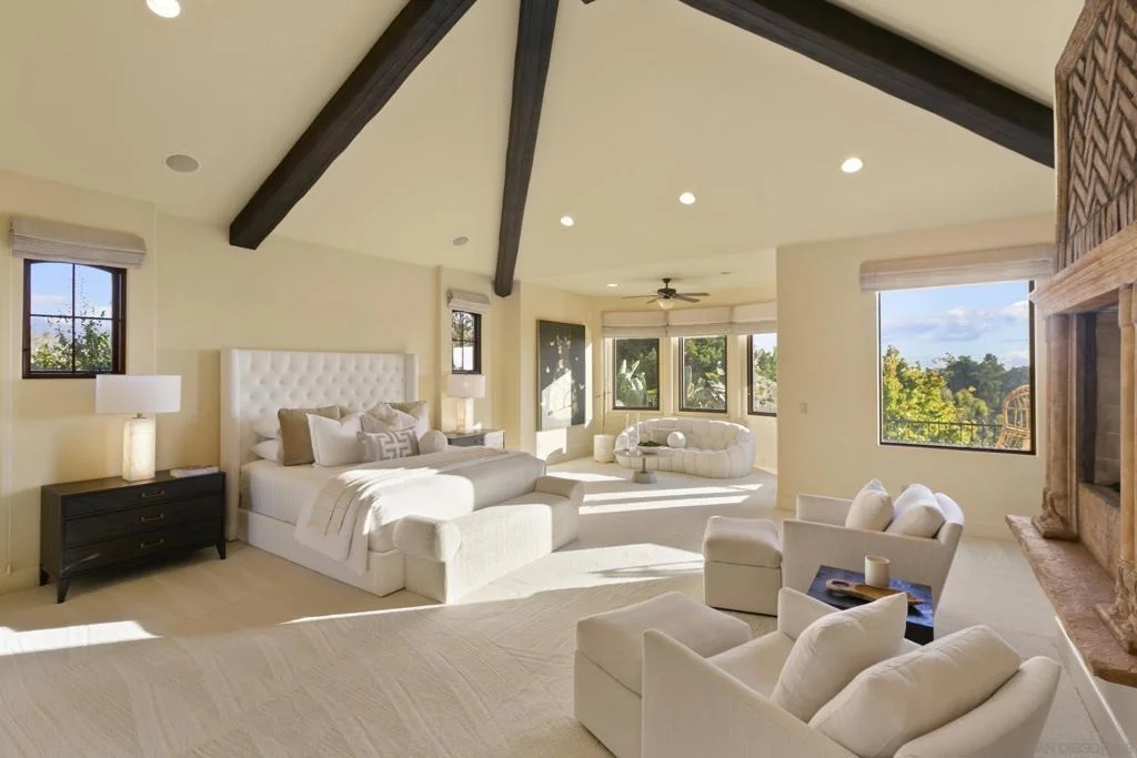 Photo of 6089 Avenida Alteras