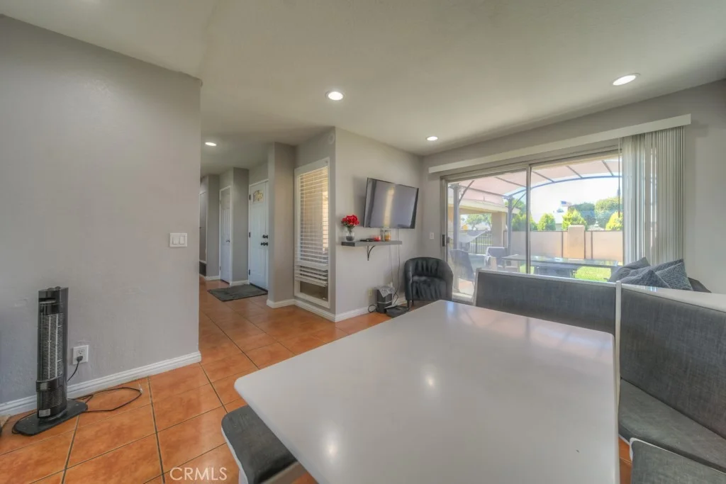 Photo of 6591 Grant