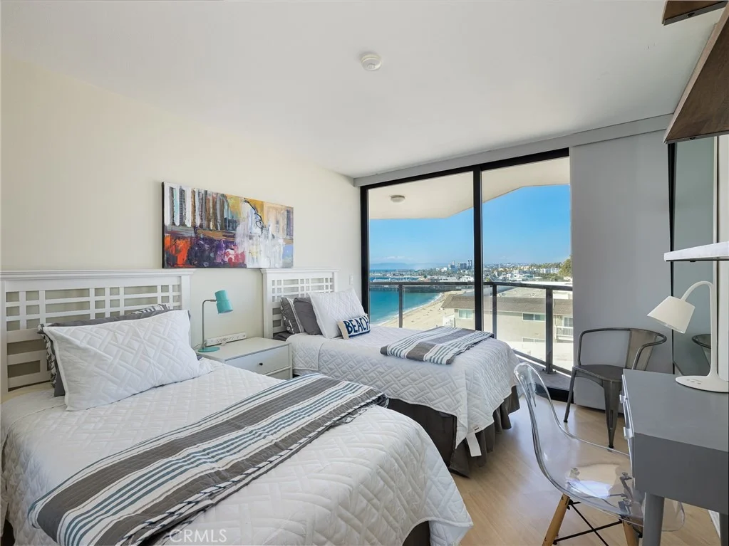 Photo of Unit 313 at 531 Esplanade