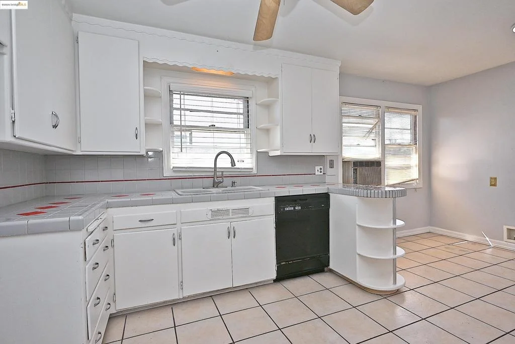 Photo of 2343 Almond Ave