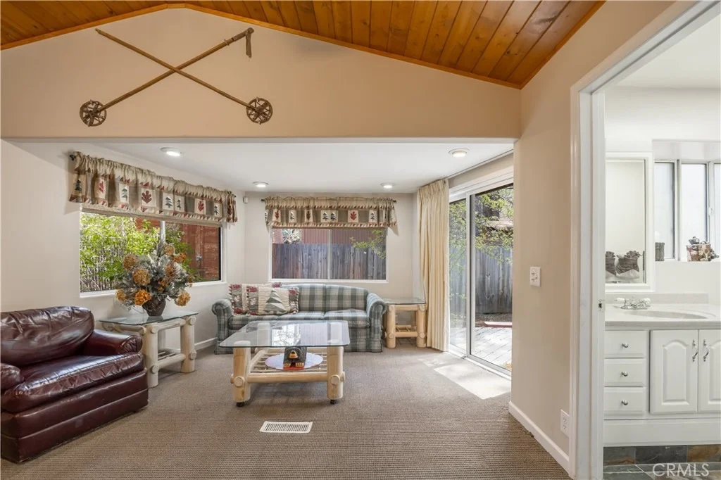 Photo of 42531 Cedar Avenue