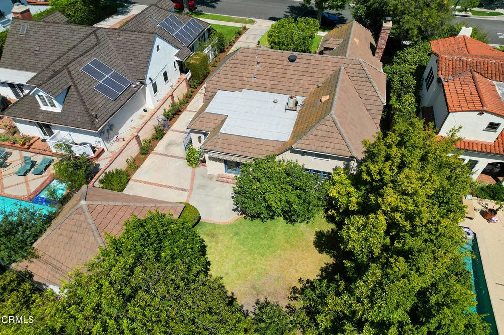 Photo of 1875 Alpine Drive