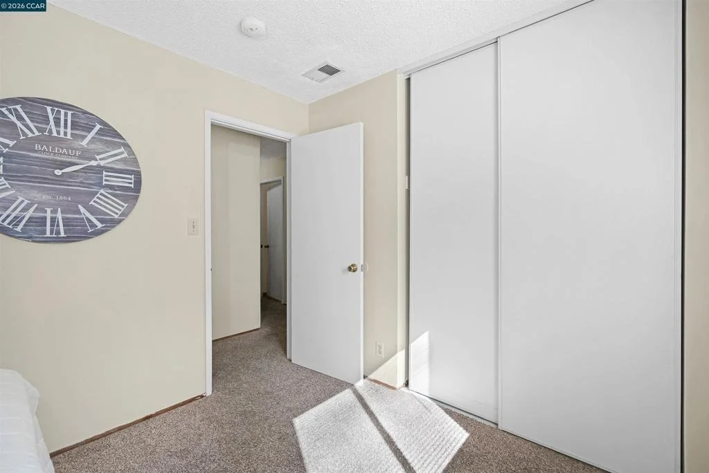 Photo of 2506 Henry Ave