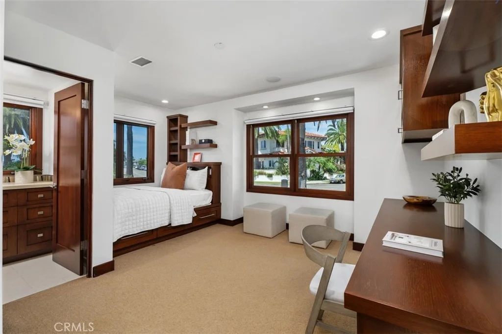 Photo of 2907 Cliff Drive