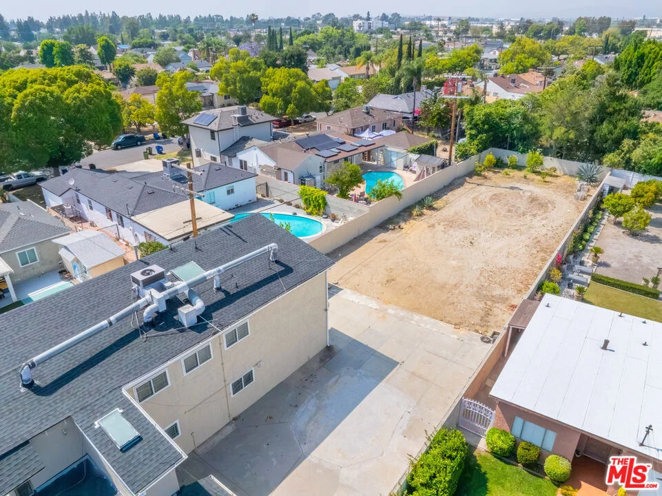 Photo of 10741 Stagg Street