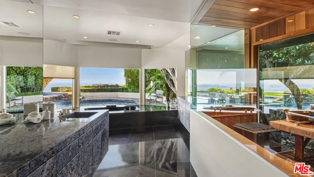 Photo of 29020 Cliffside Drive