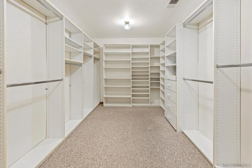 Photo of 25090 Oakana