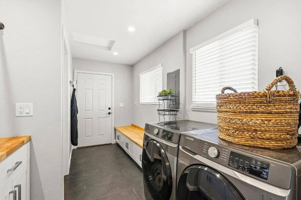 Photo of 296 River Road
