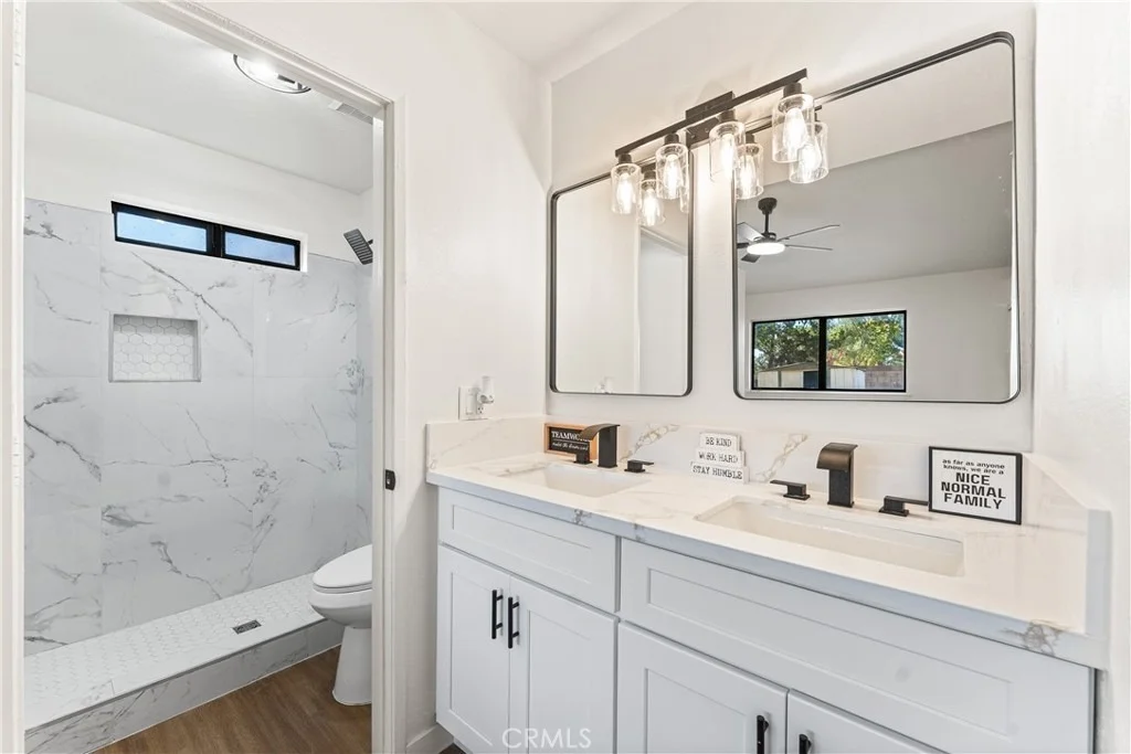 Photo of 1002 E Avenue J6 Avenue