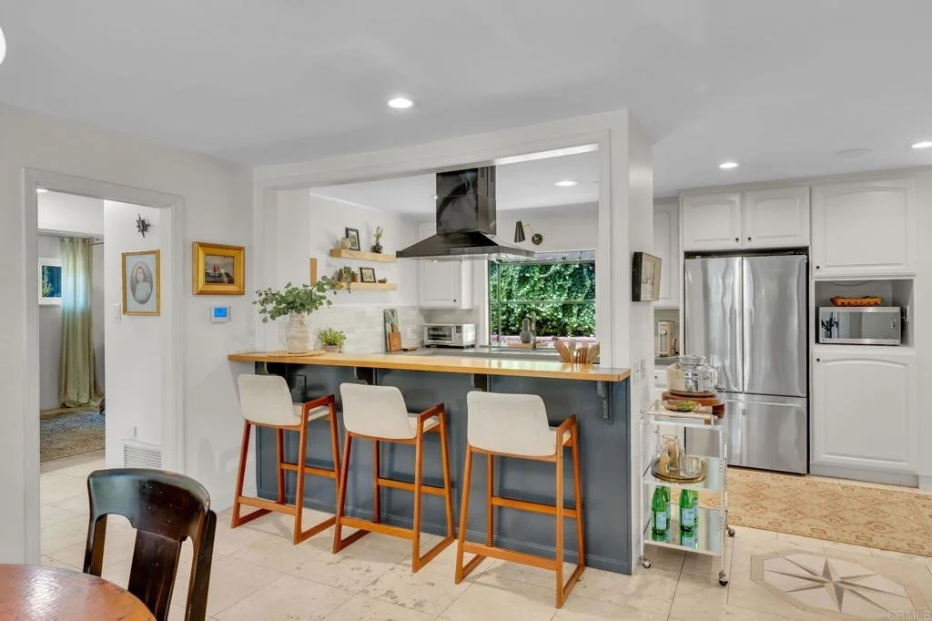 Photo of 705 Valley Drive