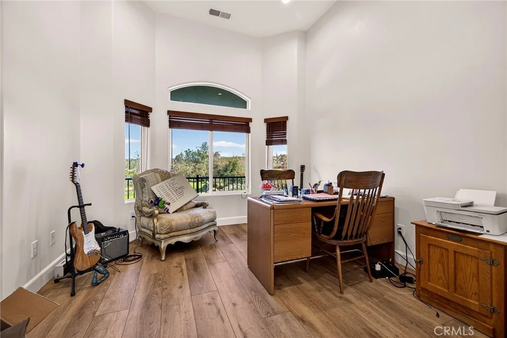 Photo of 4620 Sandpiper