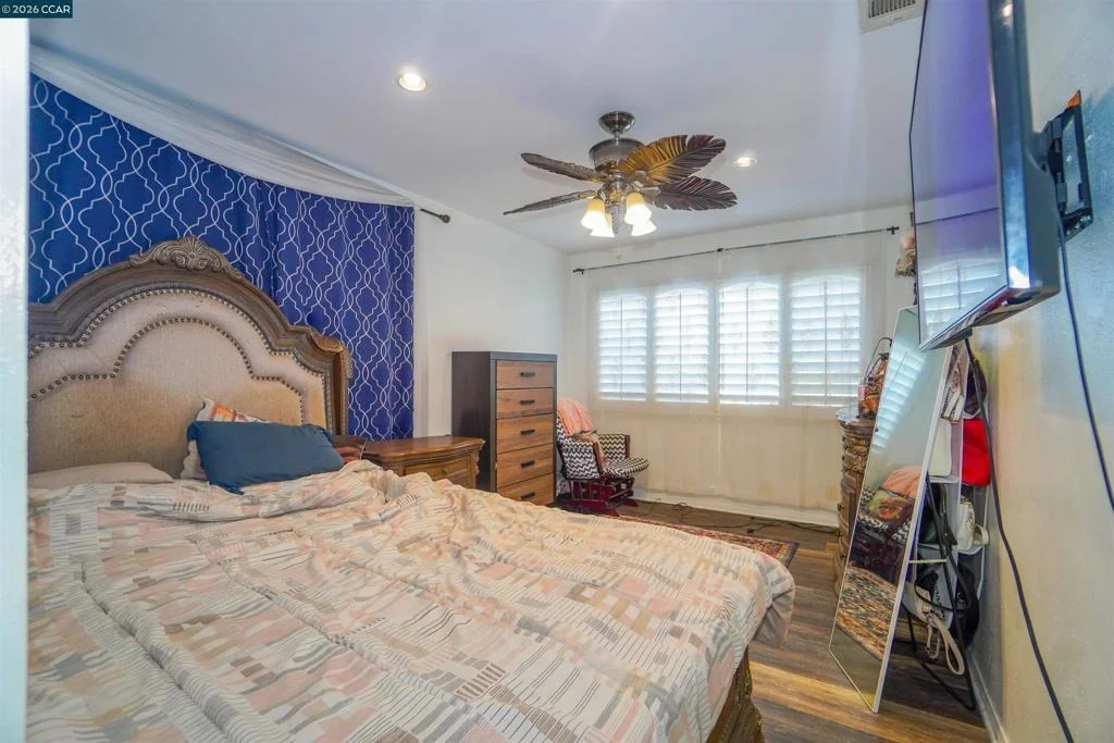 Photo of 2614 Manhattan Beach Blvd