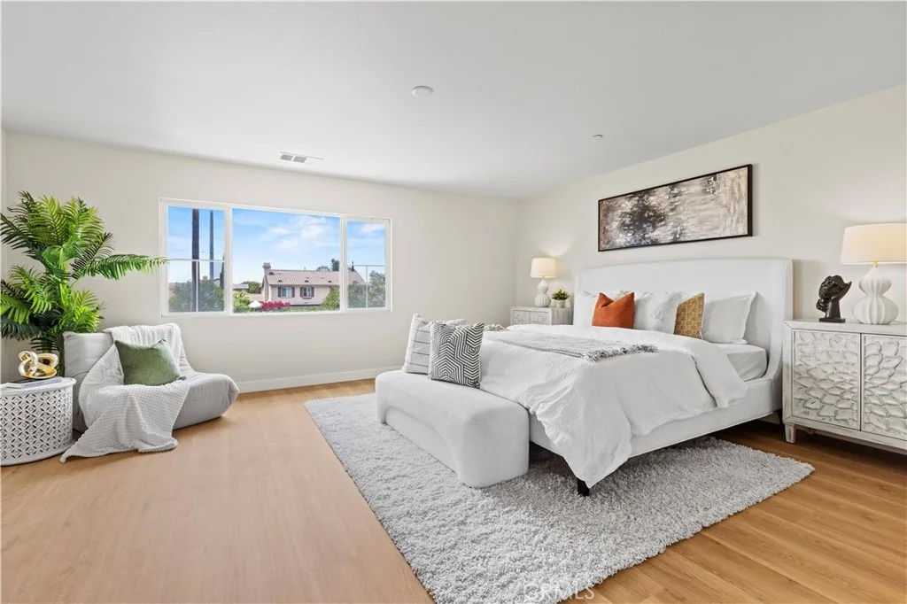 Photo of 6895 Riverglen Court