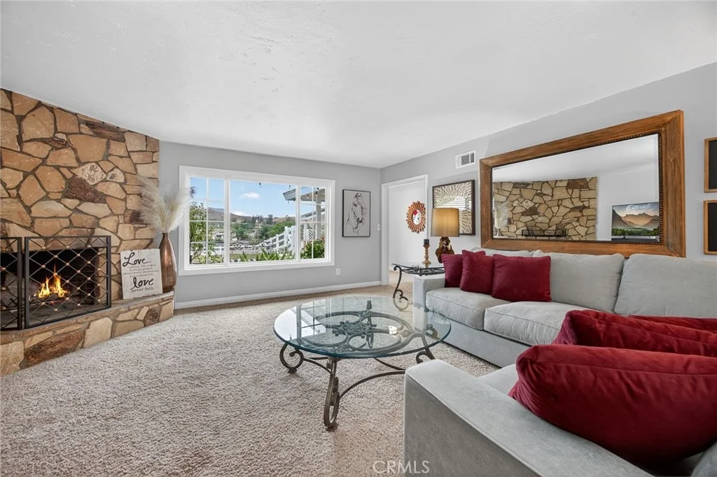 Photo of 2388 Temescal