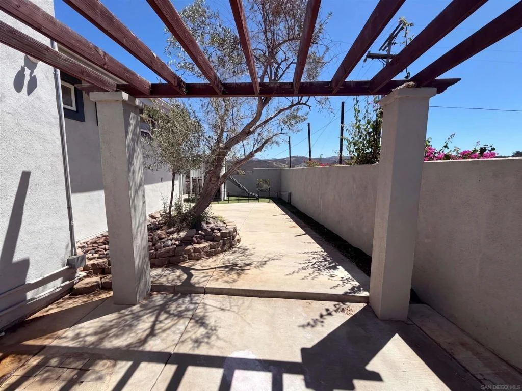 Photo of 1596 Aldorado