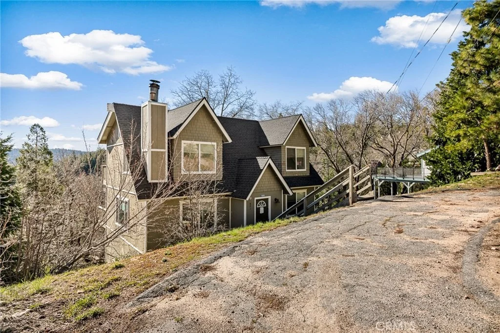 Photo of 971 Nadelhorn Drive