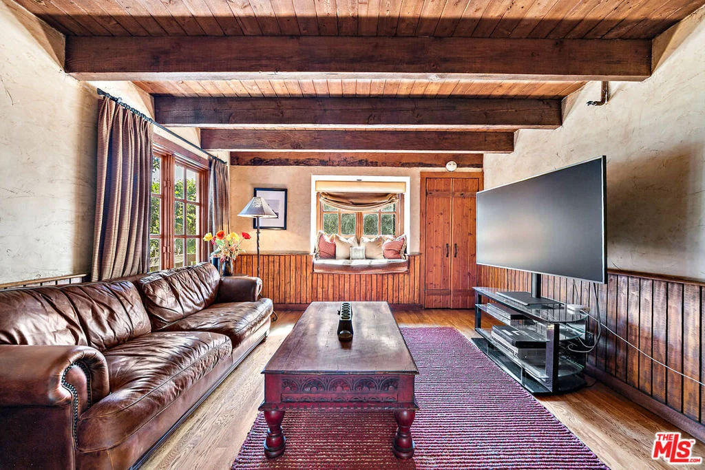 Photo of 8497 Harold Way