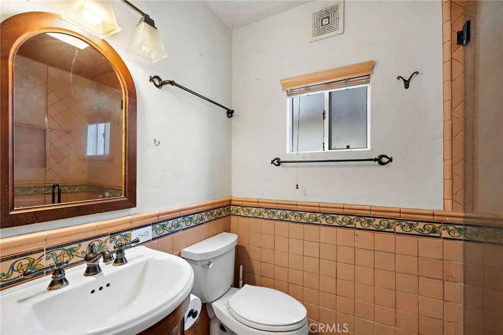Photo of 102 Corona